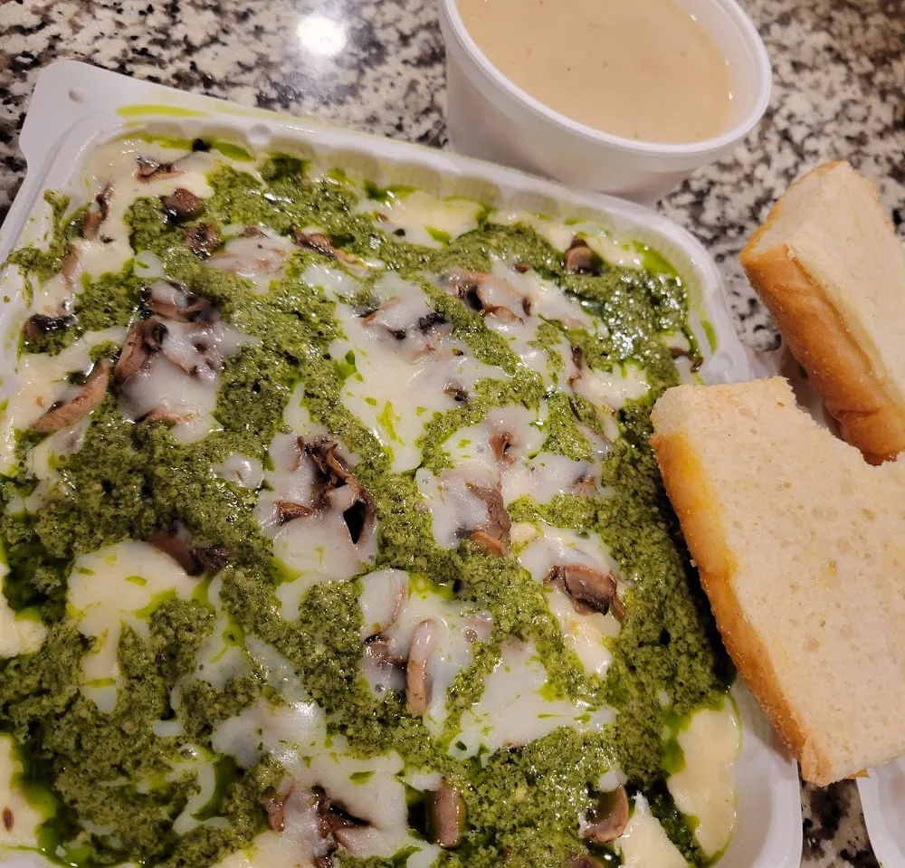 Cheese Ravioli Creamy Pesto Sauce Mushrooms